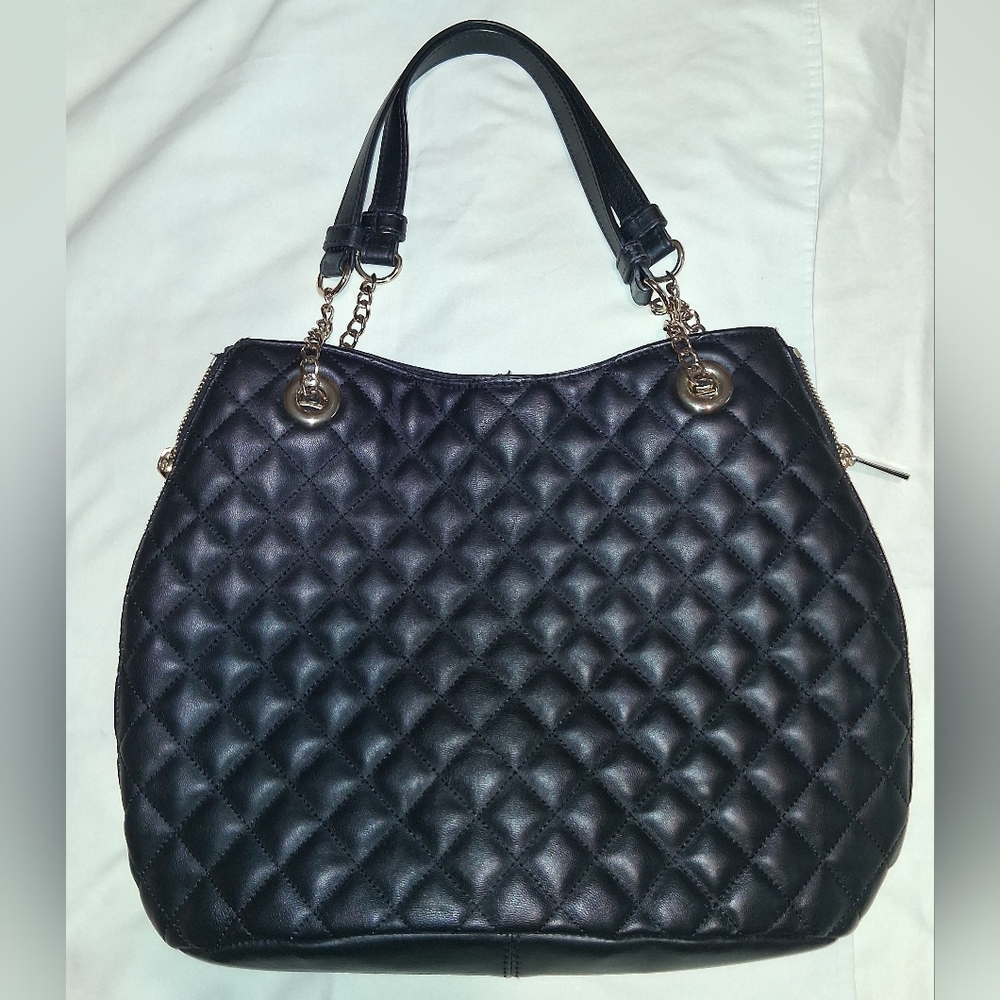 Vince Camuto, Elegant Black Quilted Handbag